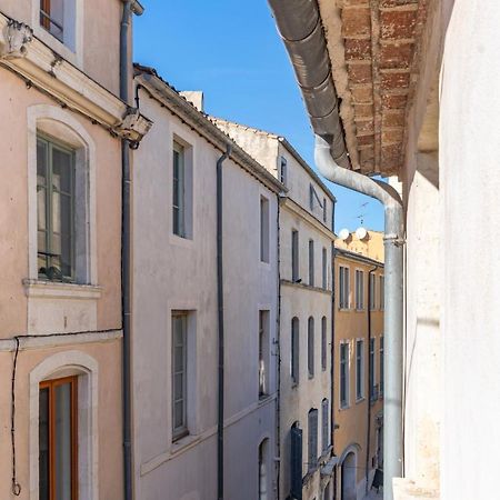 Au Coeur De L'Effervescence Terracotta - Une Nuit A Nîmes Exteriör bild