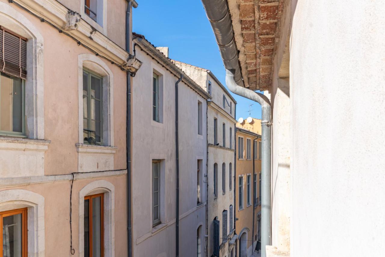 Au Coeur De L'Effervescence Terracotta - Une Nuit A Nîmes Exteriör bild
