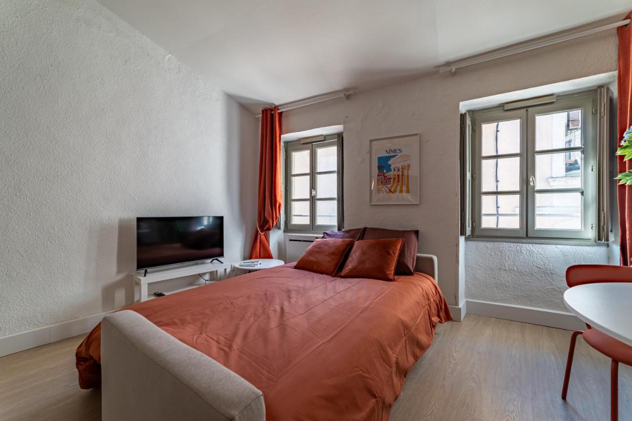 Au Coeur De L'Effervescence Terracotta - Une Nuit A Nîmes Exteriör bild